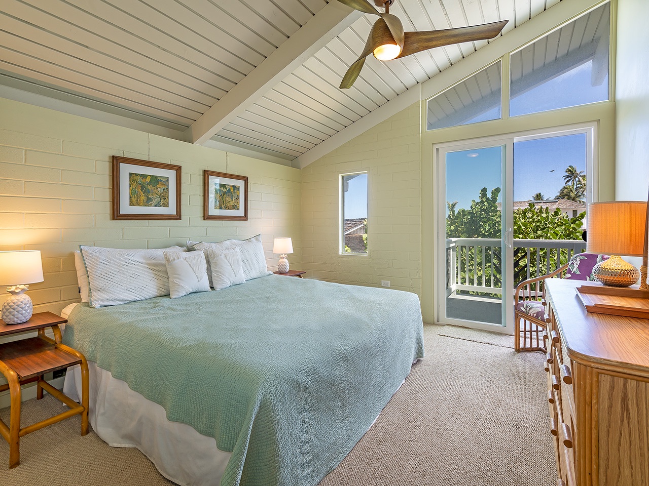 Kailua Vacation Rentals, Hale Kalio - King bedroom