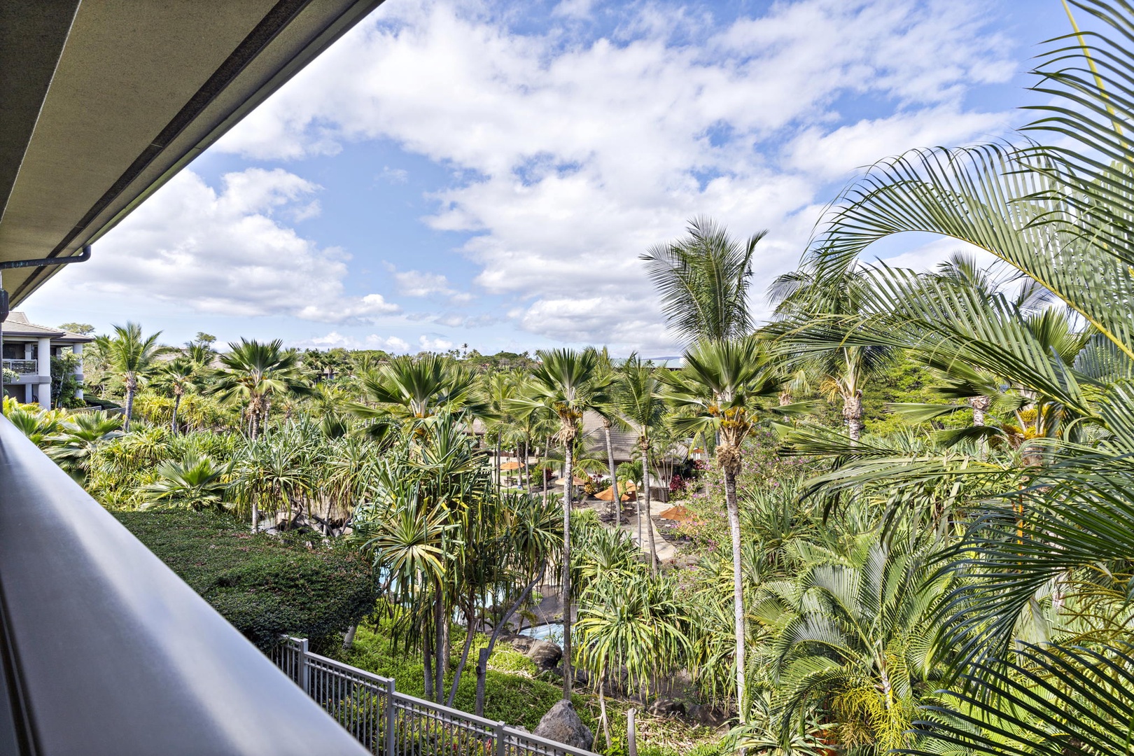 Wailea Vacation Rentals, Wailea Luxury Residence Hoolei 93-3 - Enjoy the refreshing tropical breeze on the lanai.