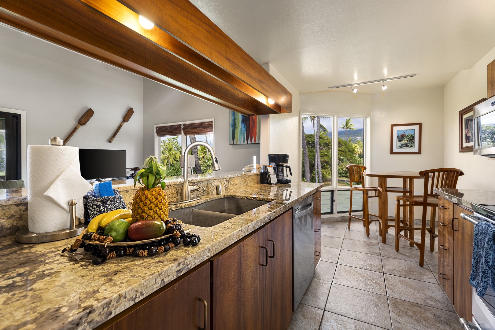 Kailua Kona Vacation Rentals, Kanaloa at Kona 1606 - Breakfast bar with pass through to the kitchen