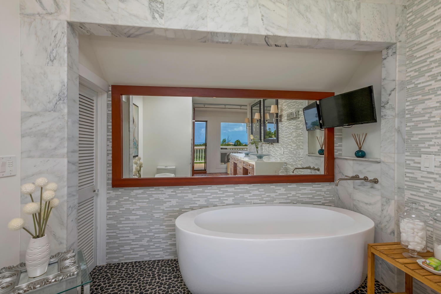 Princeville Vacation Rentals, Hokulani Villa - Deep soaking tub