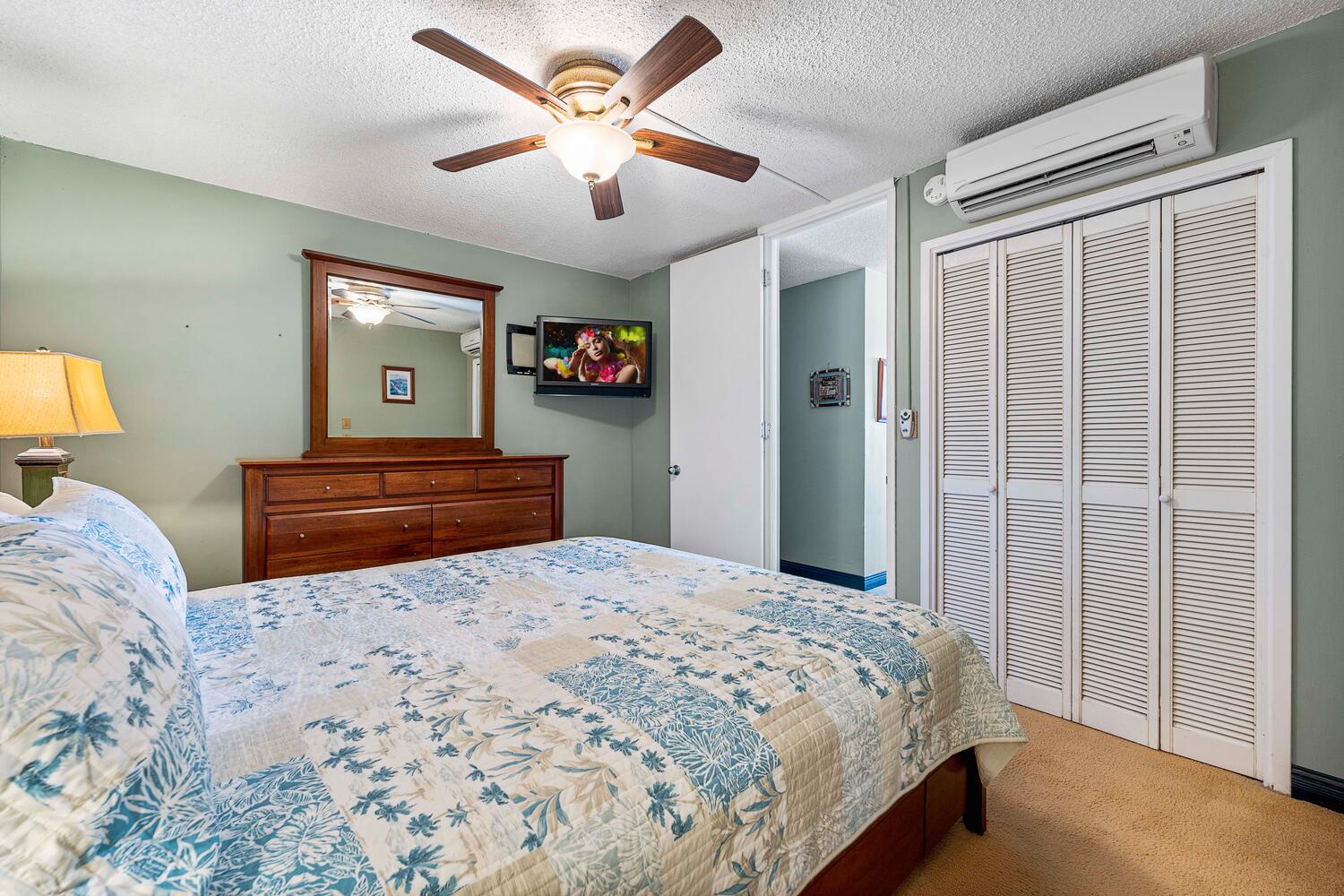 Kailua Kona Vacation Rentals, Kona Alii 302 - Comes with an AC and a closet to keep your travel essentials.