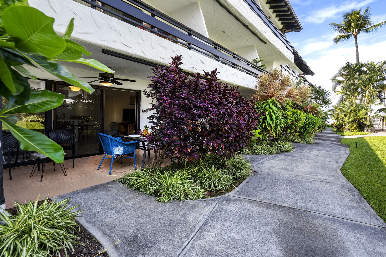 Kailua Kona Vacation Rentals, Casa De Emdeko 104 - Access to the grounds from the back Lanai (ground floor)