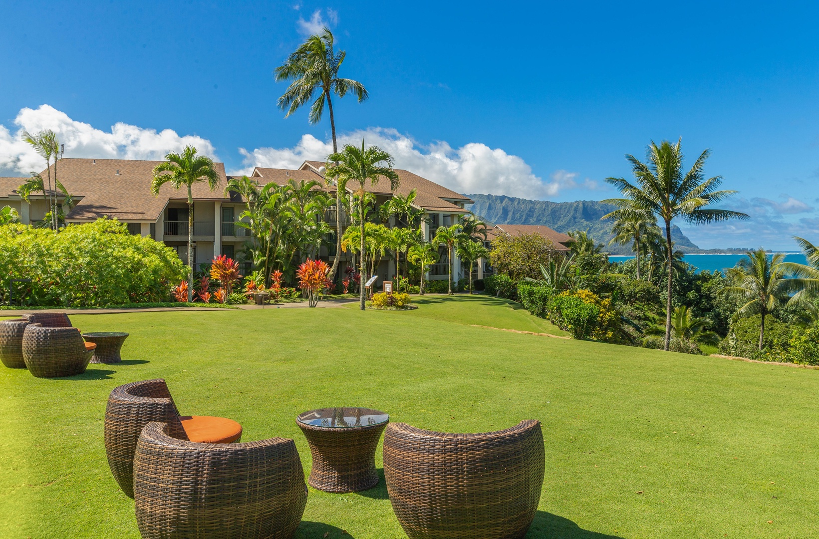 Princeville Vacation Rentals, Hanalei Bay Resort 1535/6 - Kick back and relax outdoors with plenty of open space and island charm.