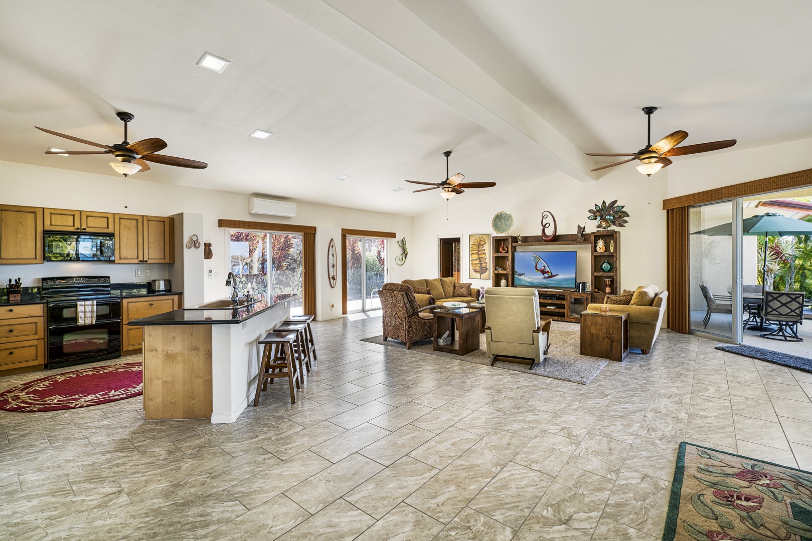 Kailua Kona Vacation Rentals, Maile Hale - Tiled floors throughout the main spaces
