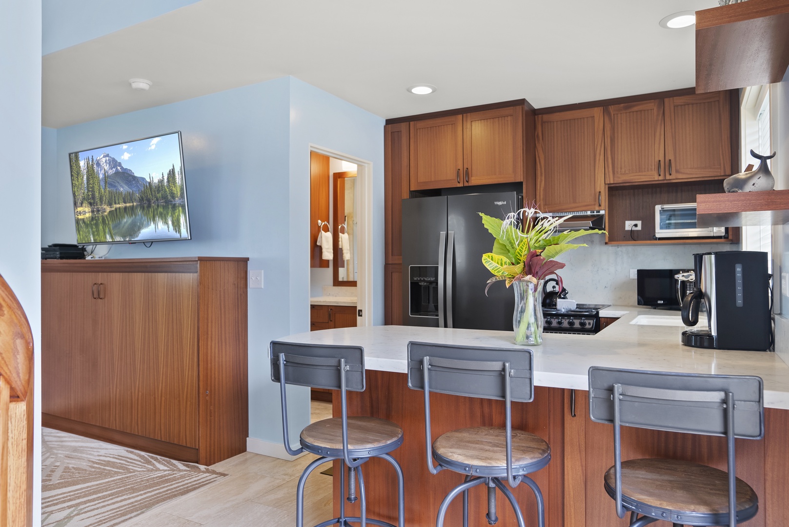 Waialua Vacation Rentals, Waialua Beachfront Estate - Extra seating at the kitchen island