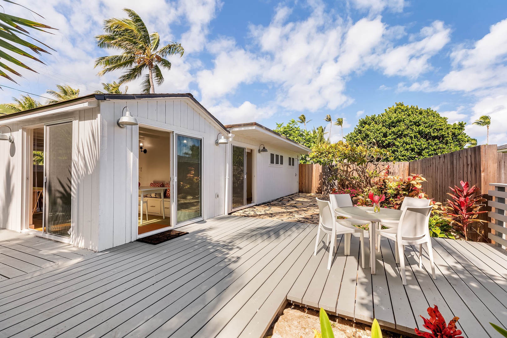 Kailua Vacation Rentals, Lanikai Oceanside 5 Bedroom - Guest House Outdoor Lanai
