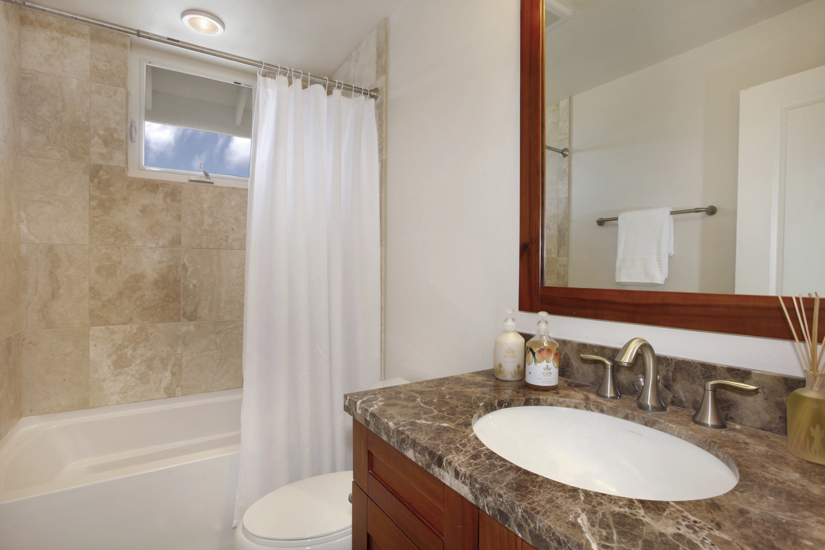 Koloa Vacation Rentals, Pili Mai 11I - Guest Bathroom 1 Upstairs