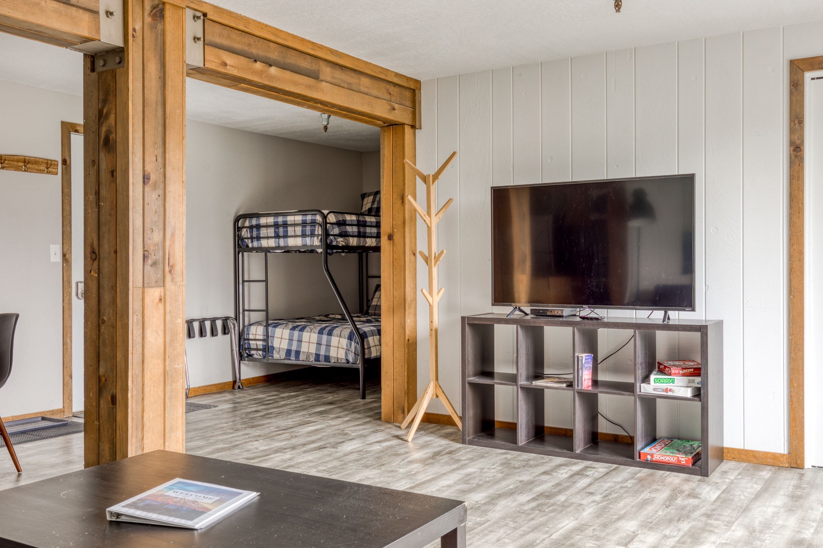 Government Camp Vacation Rentals, Mt Hood Views Condo #304 - Big tv screen for movie nights