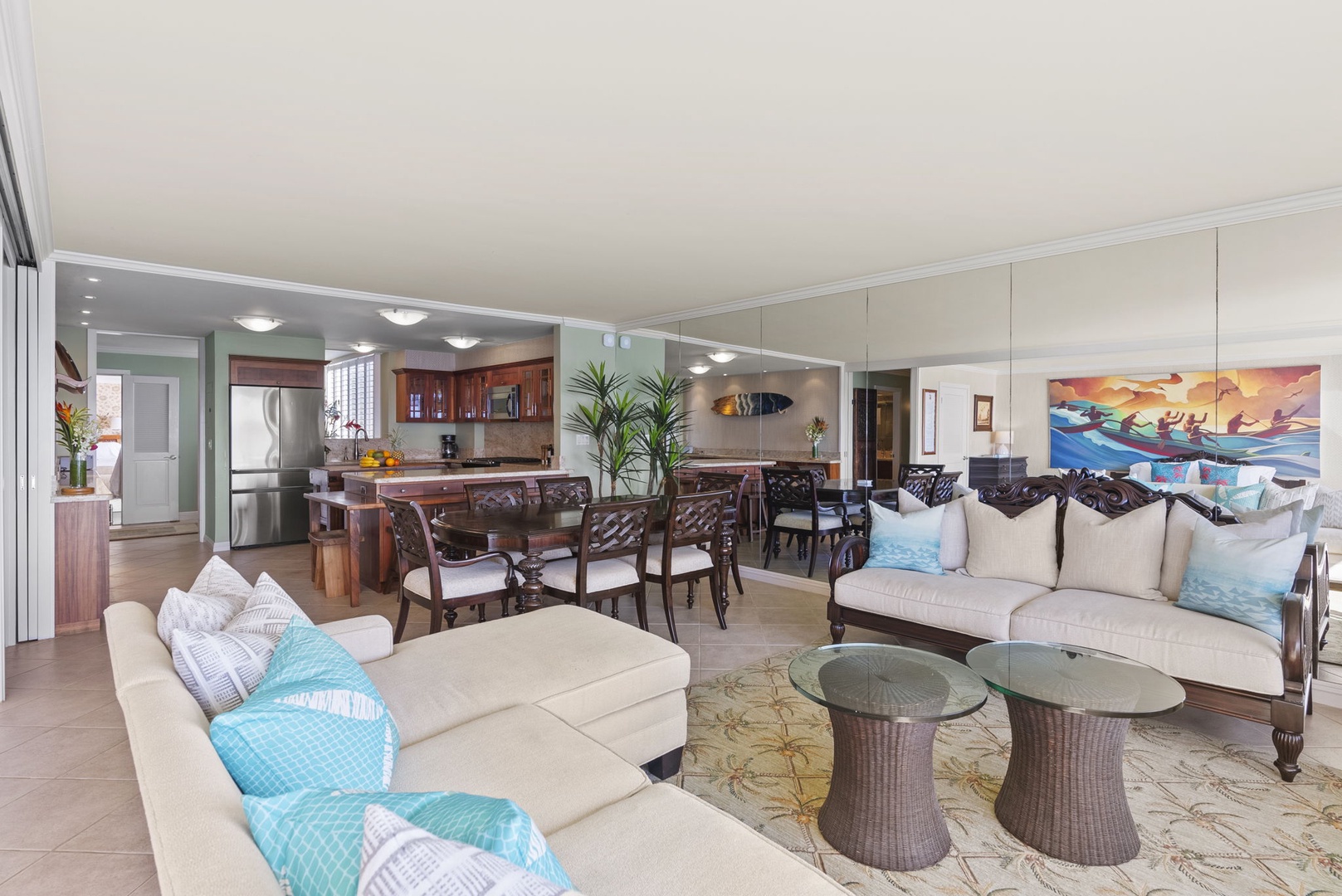 Honolulu Vacation Rentals, Hale Kaimana - Living space ideal for gatherings or relaxation.