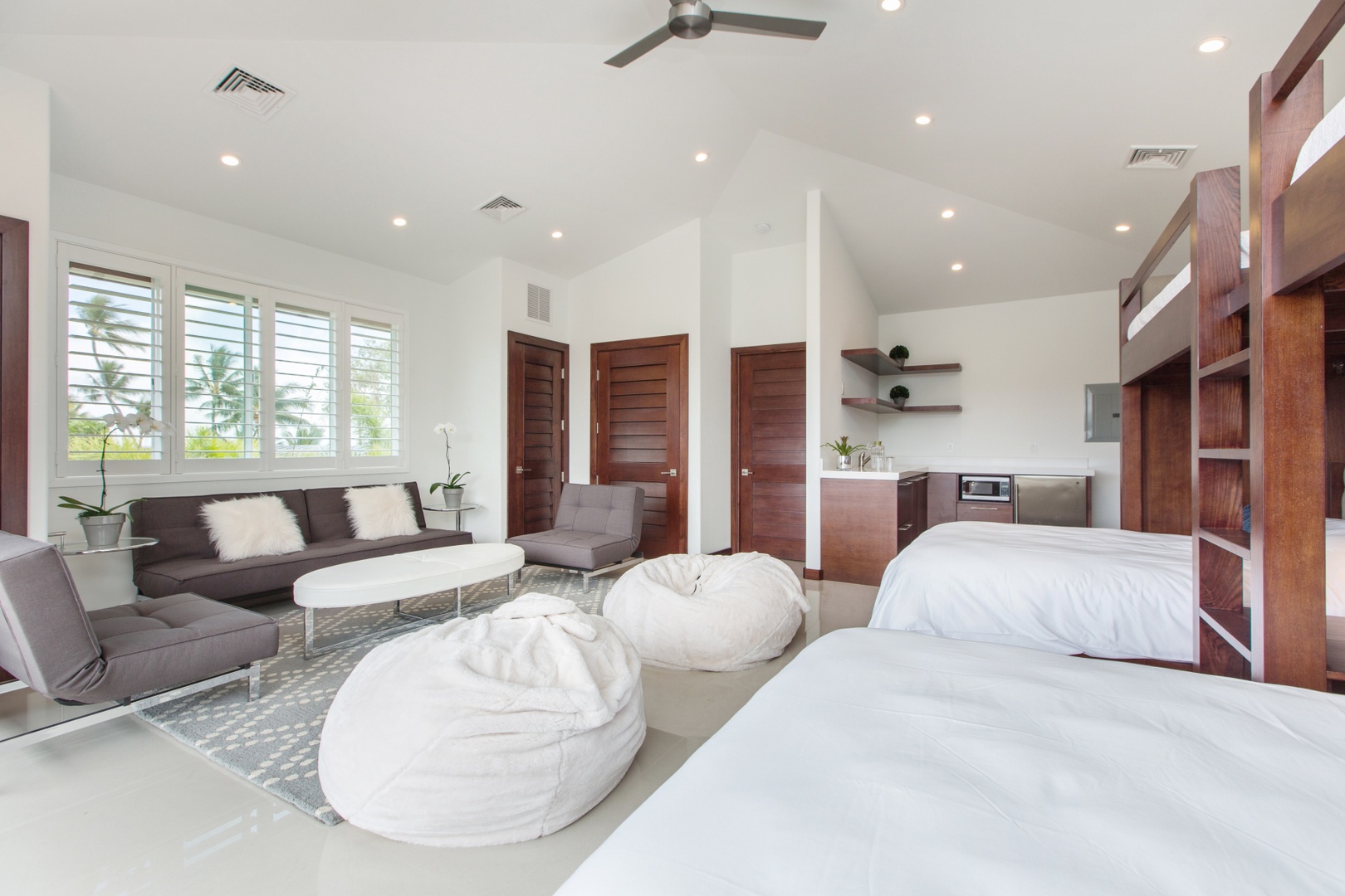 Honolulu Vacation Rentals, Le Reve at Diamond Head* - Bedroom 3 - Kids paradise,separate detached bedroom, with wet-bar, en-suite,  2 queen beds, 2 twin beds, and a twin sofa bed!
