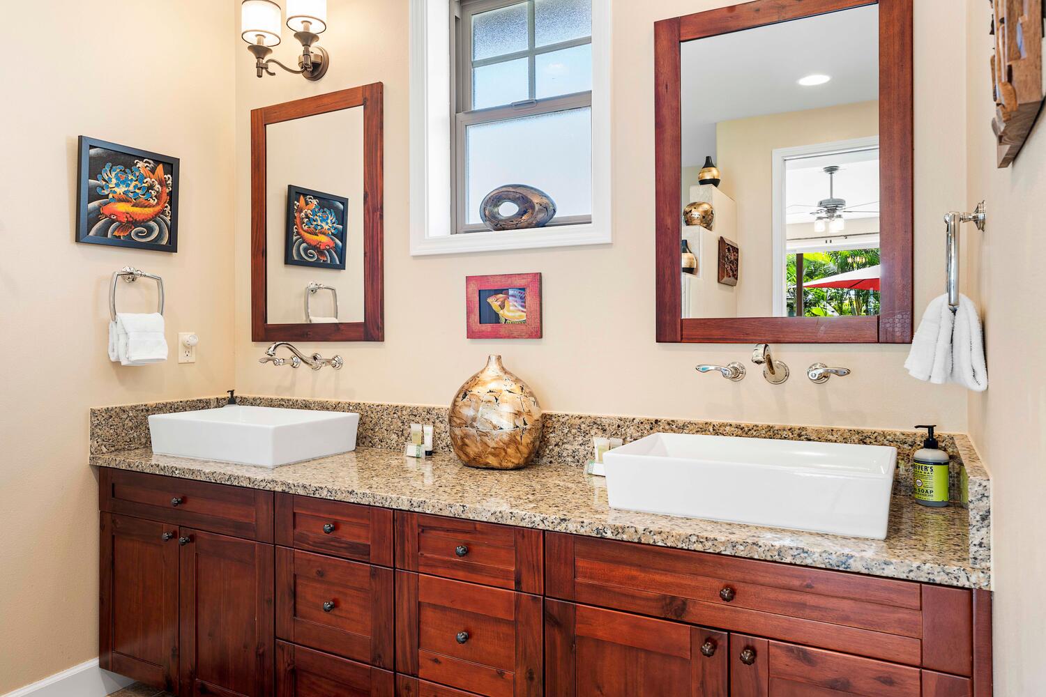 Kailua Kona Vacation Rentals, Holua Kai #32 - Ensuite bathroom with a soaking tub, large walk-in shower, and dual vanities.