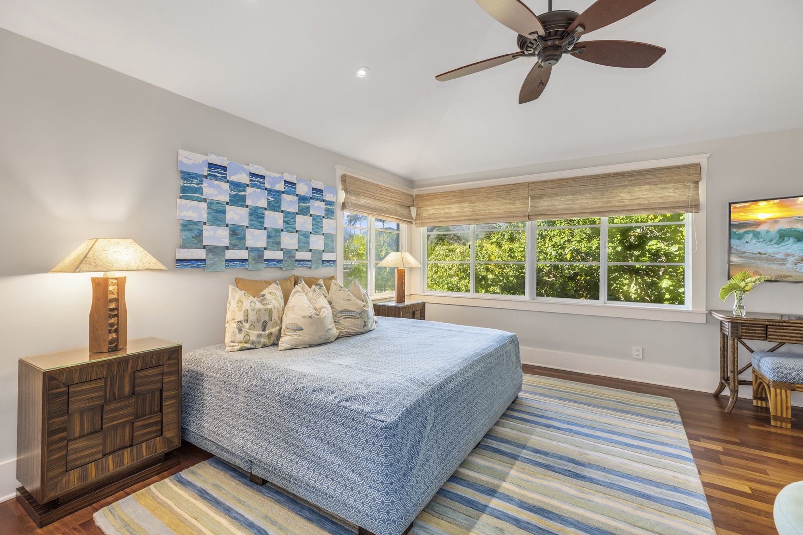 Honolulu Vacation Rentals, Kahala Beachside Estate - Second upstairs guest bedroom - Honu Suite