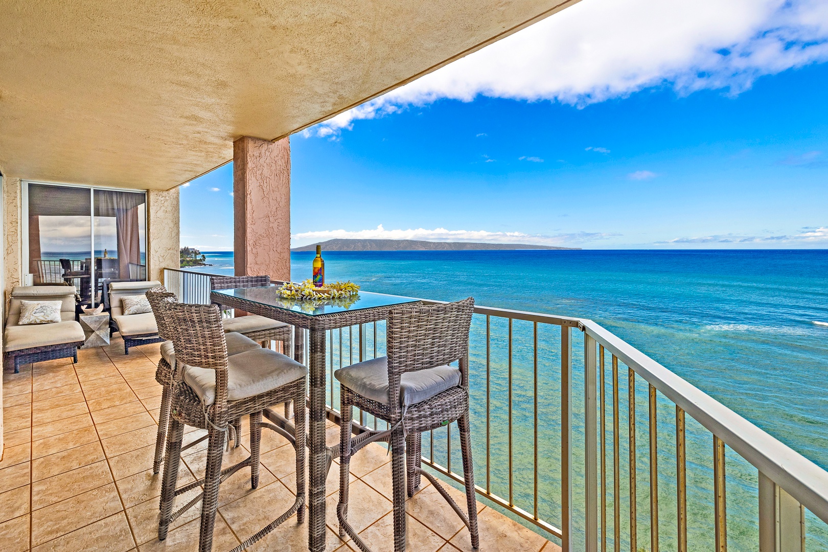 Lahaina Vacation Rentals, Royal Kahana 1010 - Unwind on the lanai with a drink in hand while soaking in the expansive ocean views—perfect for a relaxing afternoon.