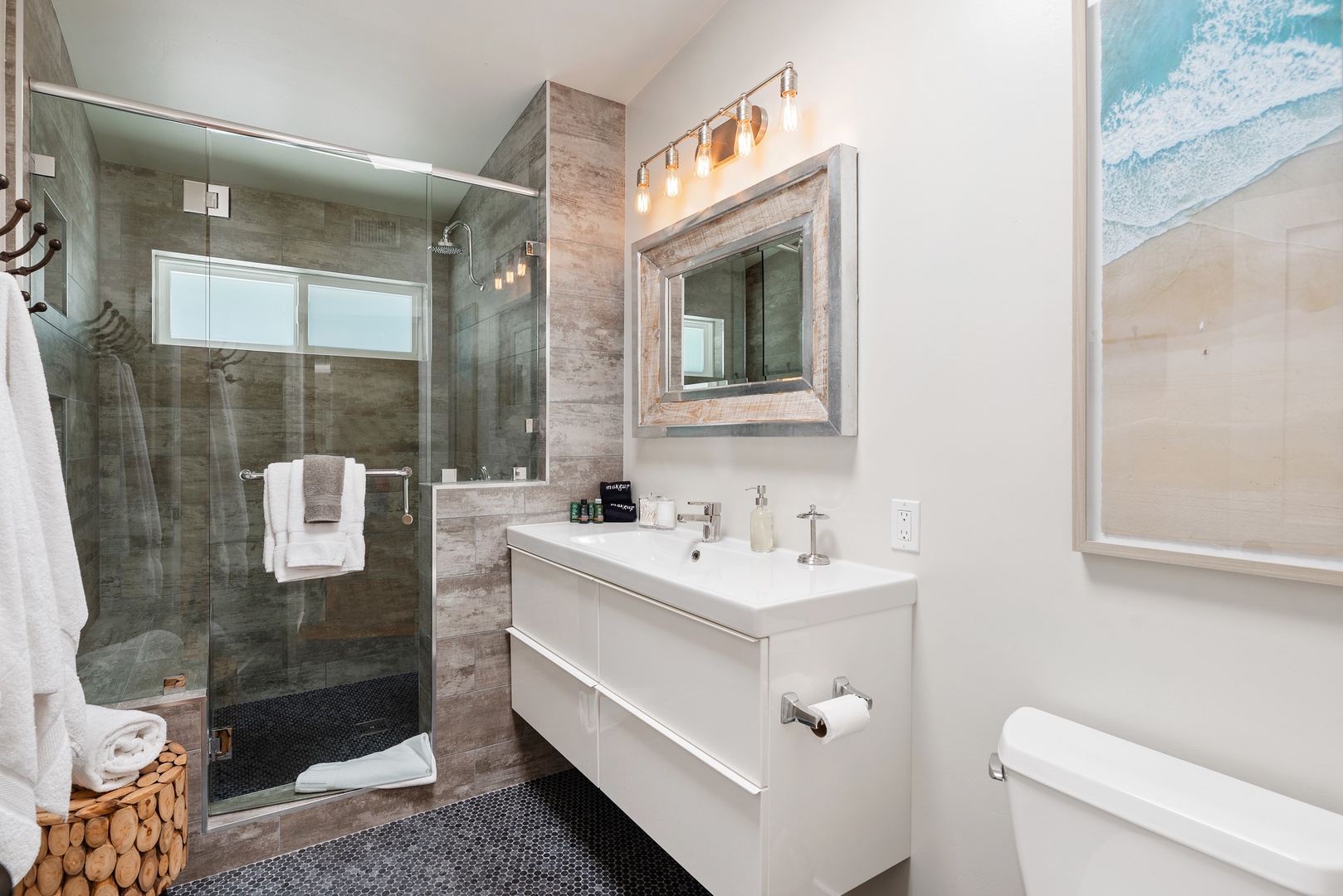 Del Mar Vacation Rentals, Del Mar Zuni Delight - Guest bathroom