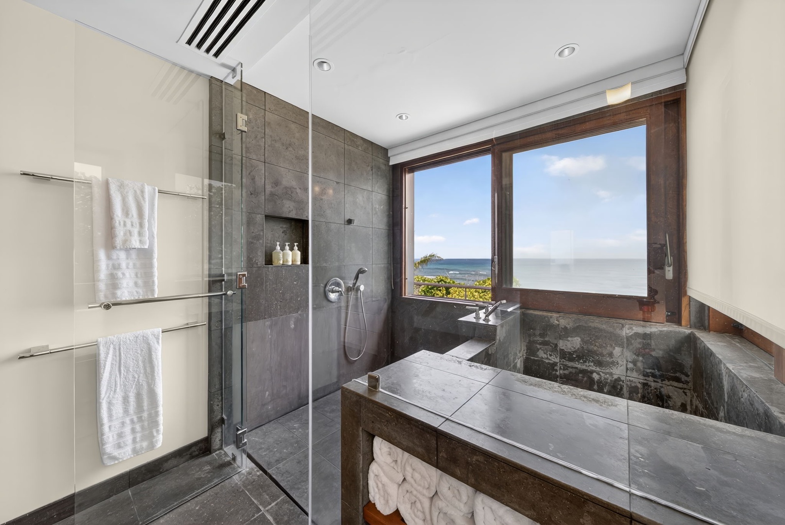 Haleiwa Vacation Rentals, HaleGator - Soak in the deep bathtub while enjoying peaceful views and a spa-inspired atmosphere.