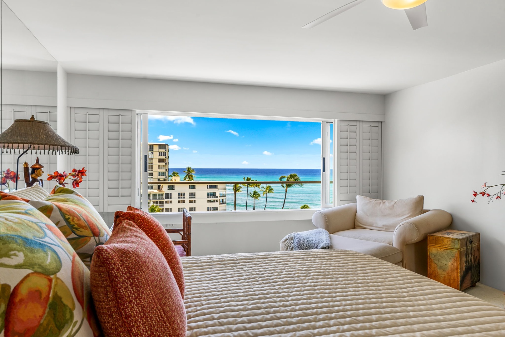 Honolulu Vacation Rentals, Colony Surf Hideaway - Spacious primary suite with panoramic views of Diamond Head and the coastline, offering a peaceful retreat to begin and end each day.