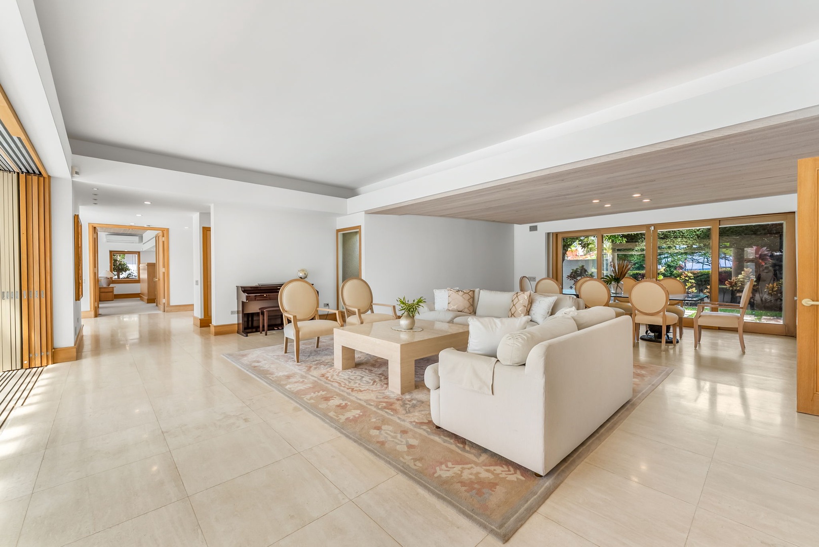 Honolulu Vacation Rentals, Luxury Golf Course Retreat in Kahala - 1077 Waiholo* - 