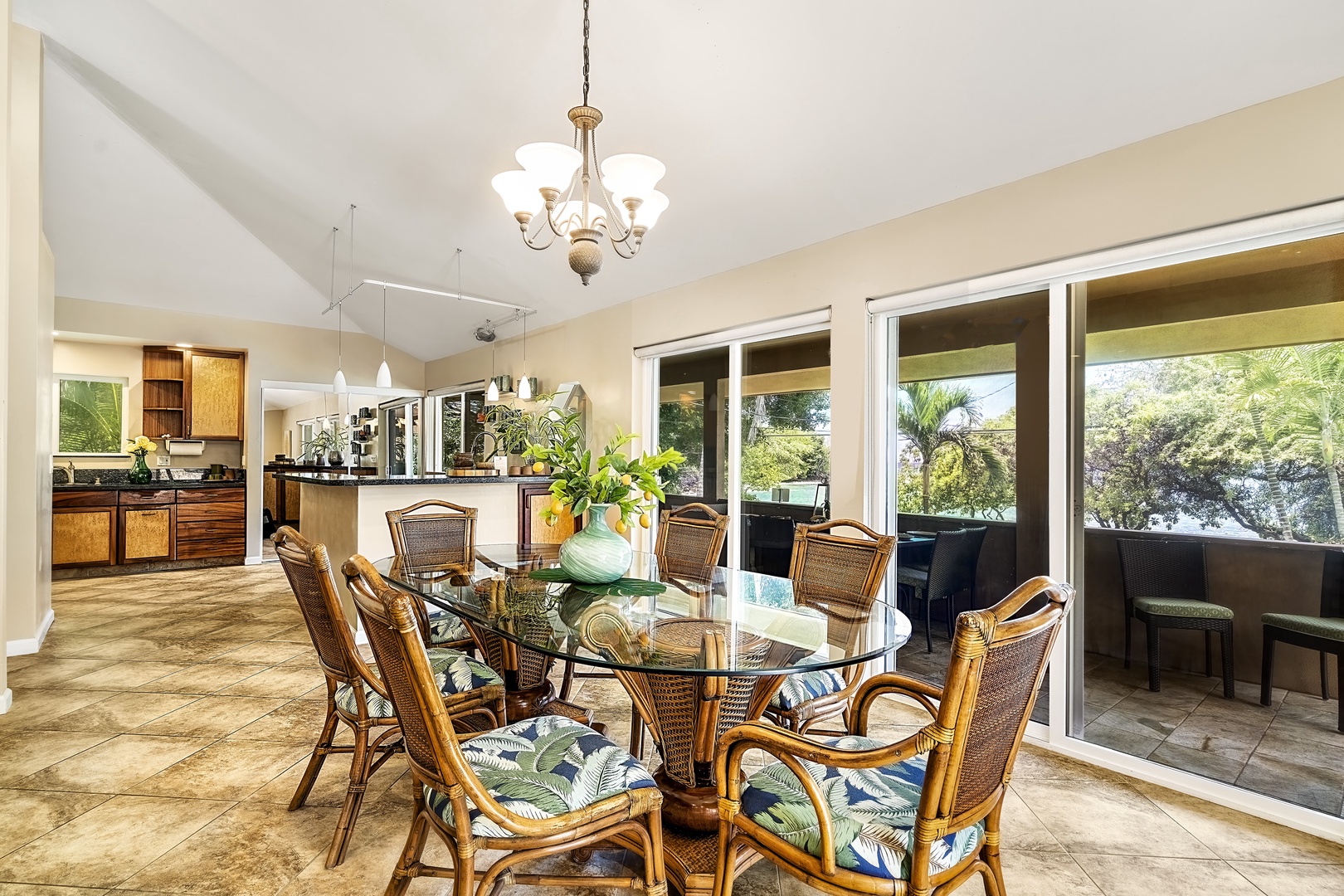 Kailua Kona Vacation Rentals, Lymans Bay Hale - Indoor dining area with A/C and tropical styling