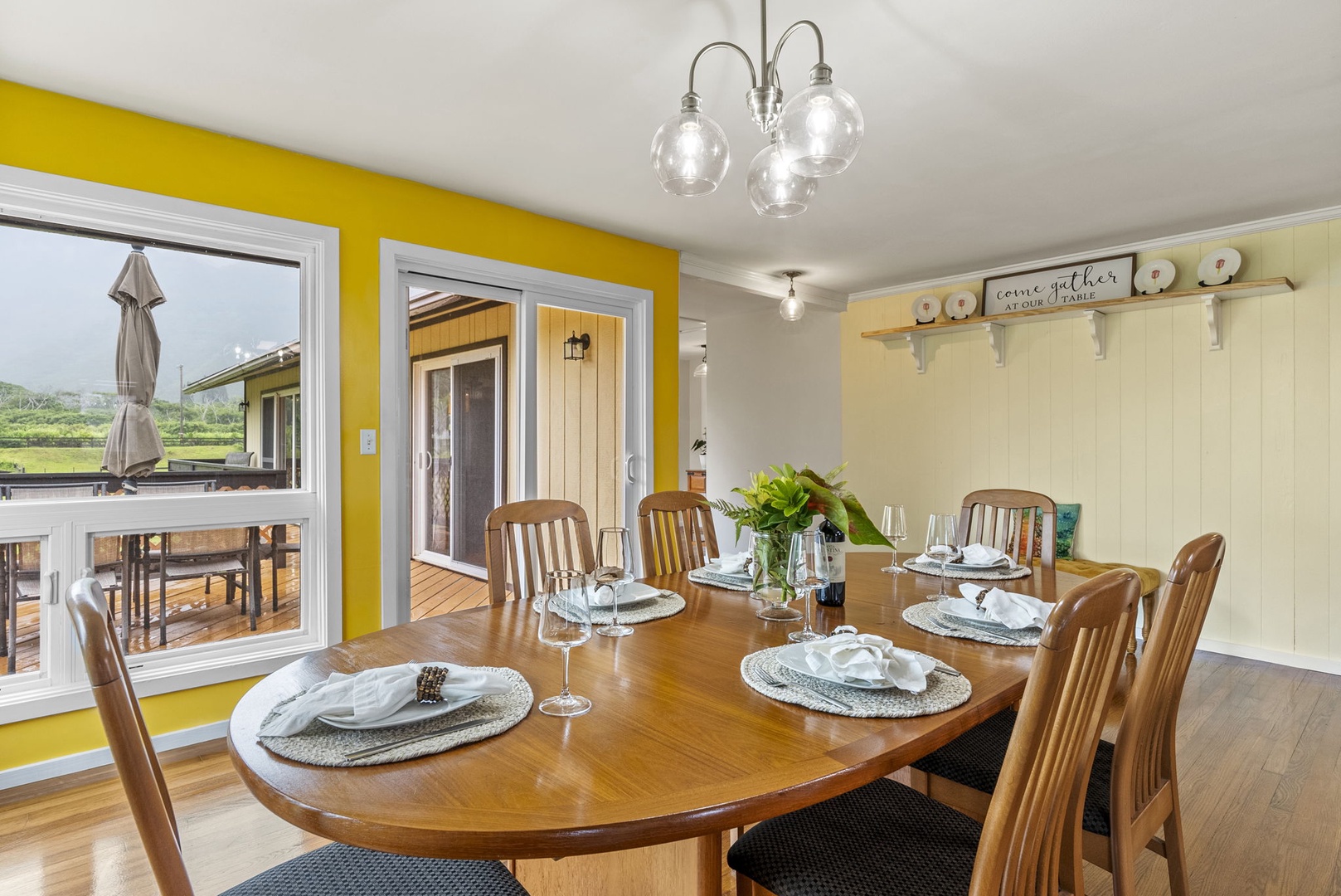 Hauula Vacation Rentals, Mau Loa Hale - Dining area opens to deck