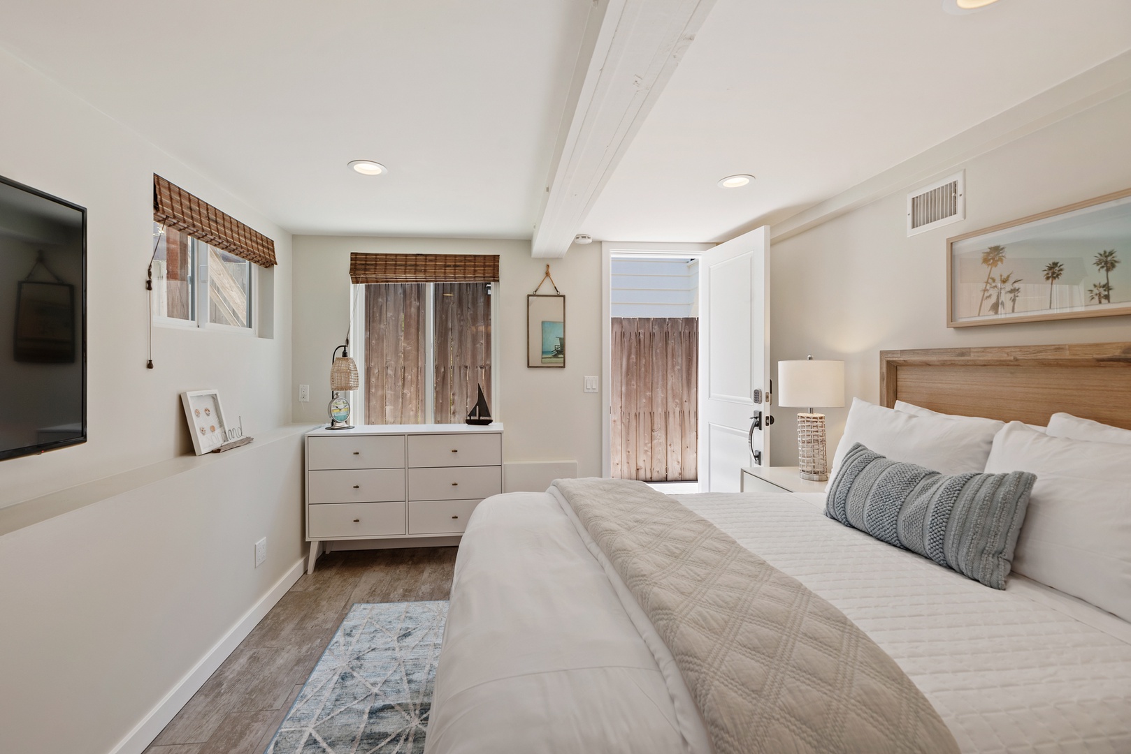 Del Mar Vacation Rentals, Del Mar Zuni Delight - Bedroom with king bed
