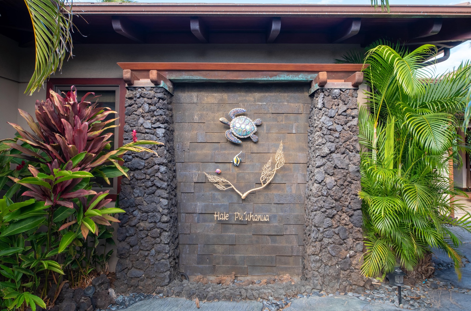 Kamuela Vacation Rentals, House of the Turtle at Champion Ridge, Mauna Lani (CR 18) - Courtyard Entry Art Piece.