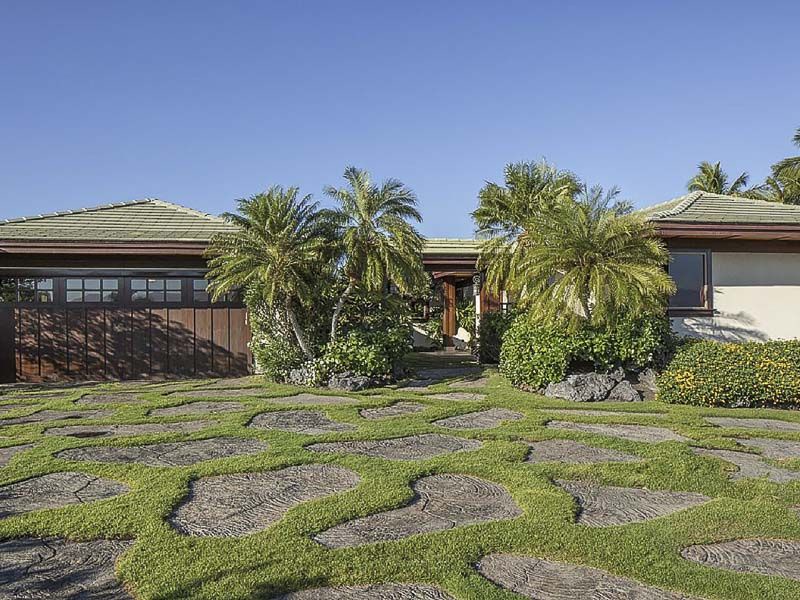 Kamuela Vacation Rentals, Champion Ridge Home - Lava Style Driveway Pavers