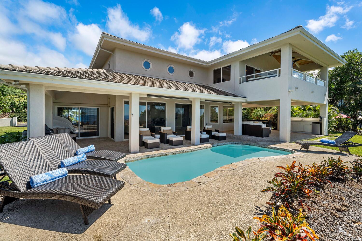 Kailua Kona Vacation Rentals, Ho'okipa Hale - The wading pool is 2-ft deep—pairing safety and serenity in this family-friendly outdoor oasis.