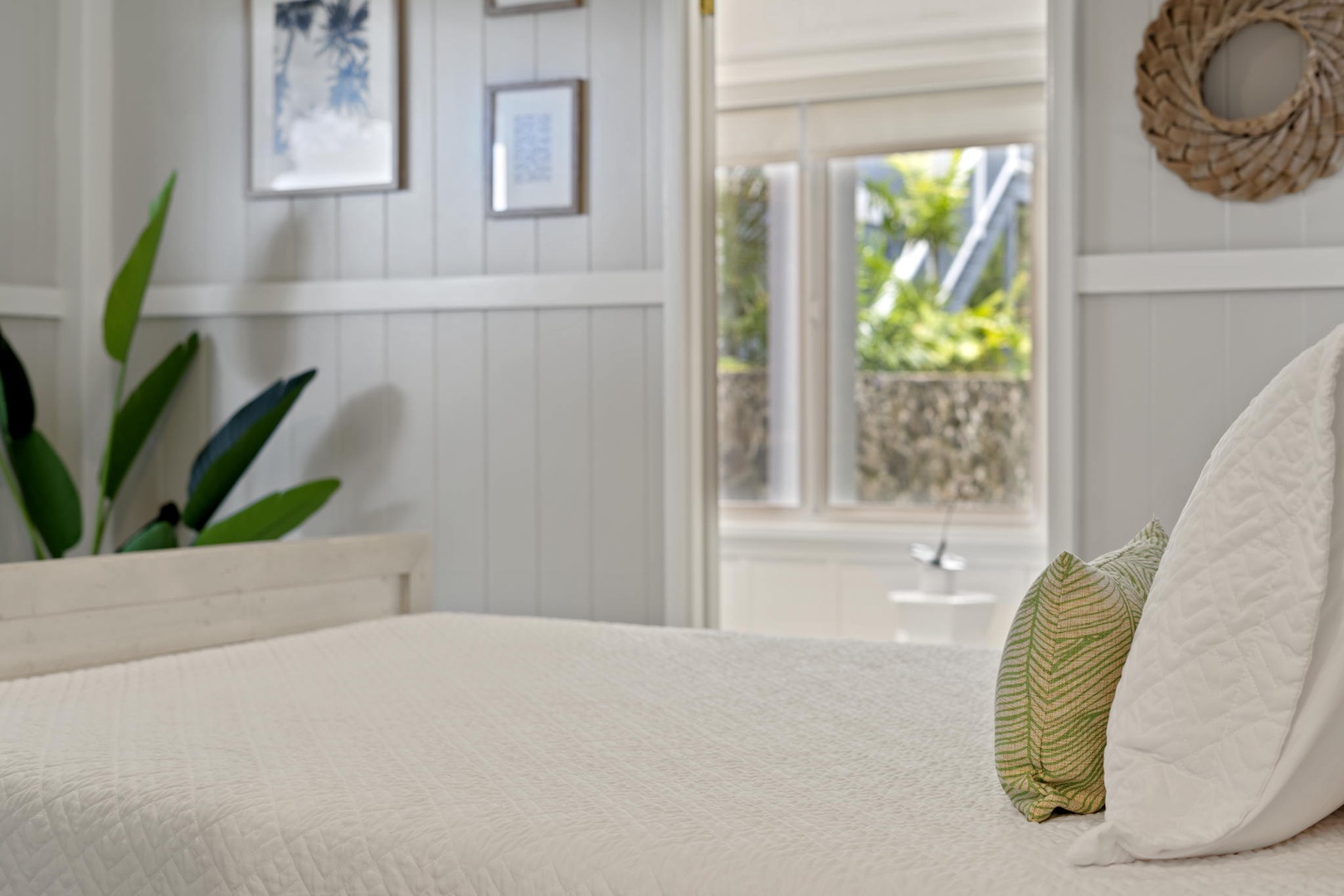 Haleiwa Vacation Rentals, Hale Nalu - Enjoy the comfortable queen bed in Guest Bedroom 3