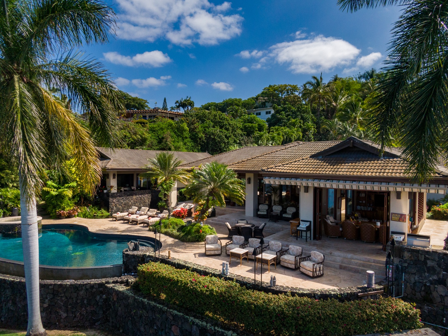 Kailua Kona Vacation Rentals, Hale Wailele** - Resort-style furnishings surrounding the custom infinity edge pool