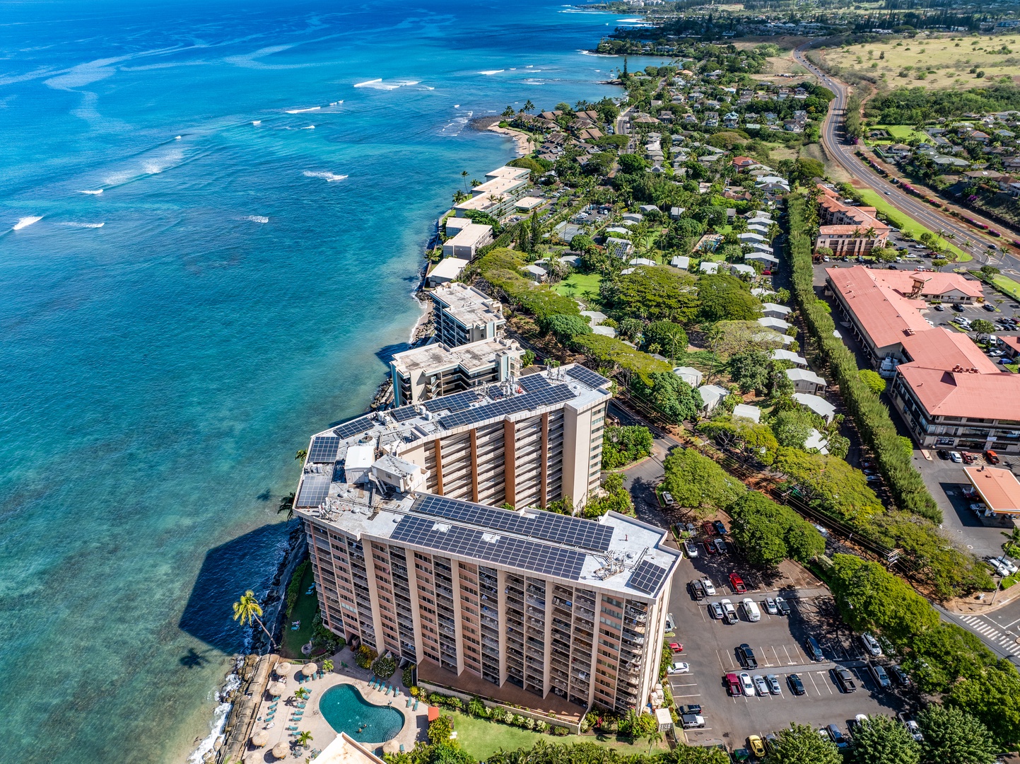 Lahaina Vacation Rentals, Royal Kahana 308 - Royal Kahana 308 sits right on the ocean with sweeping views of the sparkling coast.