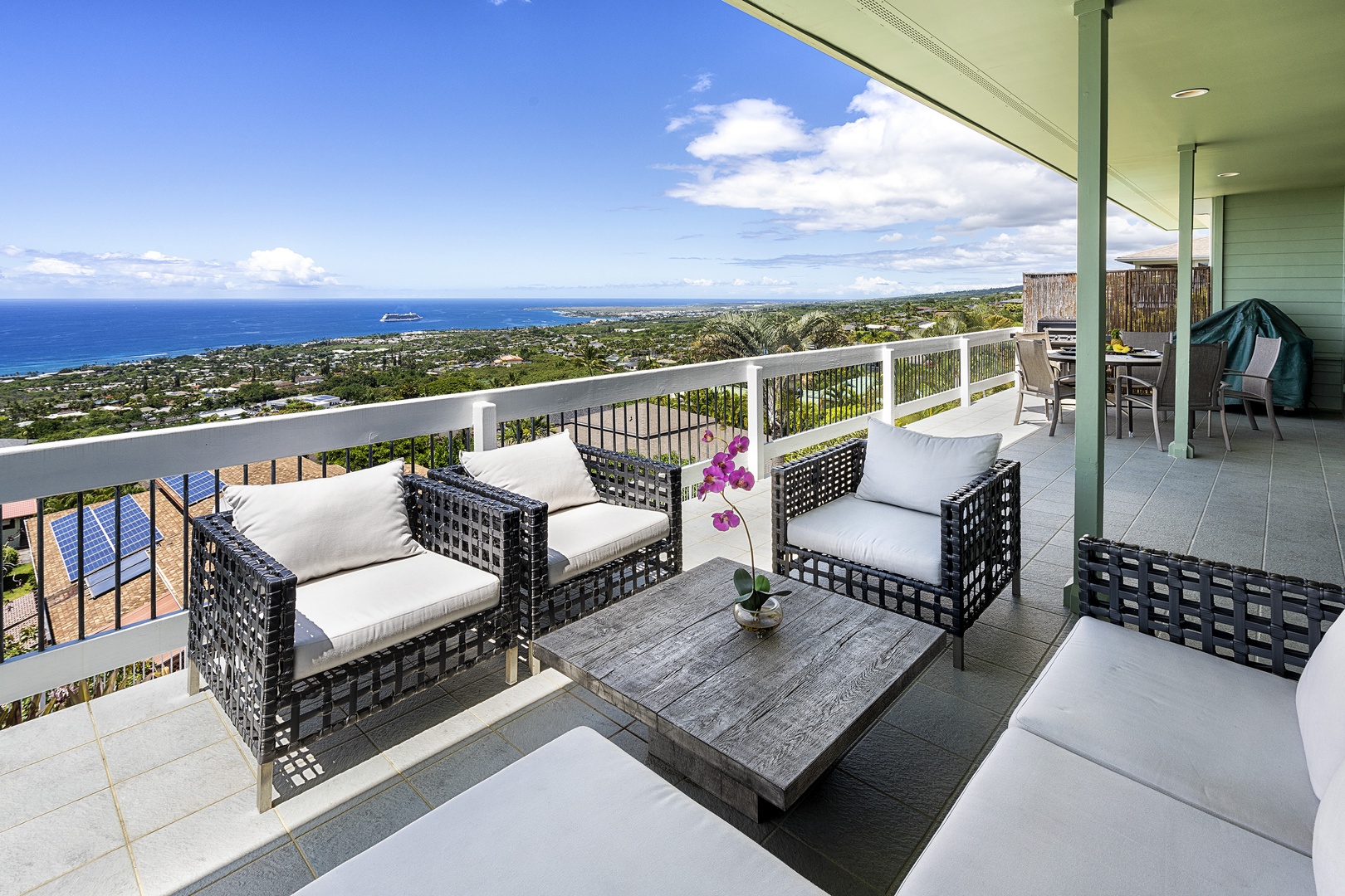 Kailua Kona Vacation Rentals, Ho'o Maluhia - Enjoy time with your group on this private Lanai!