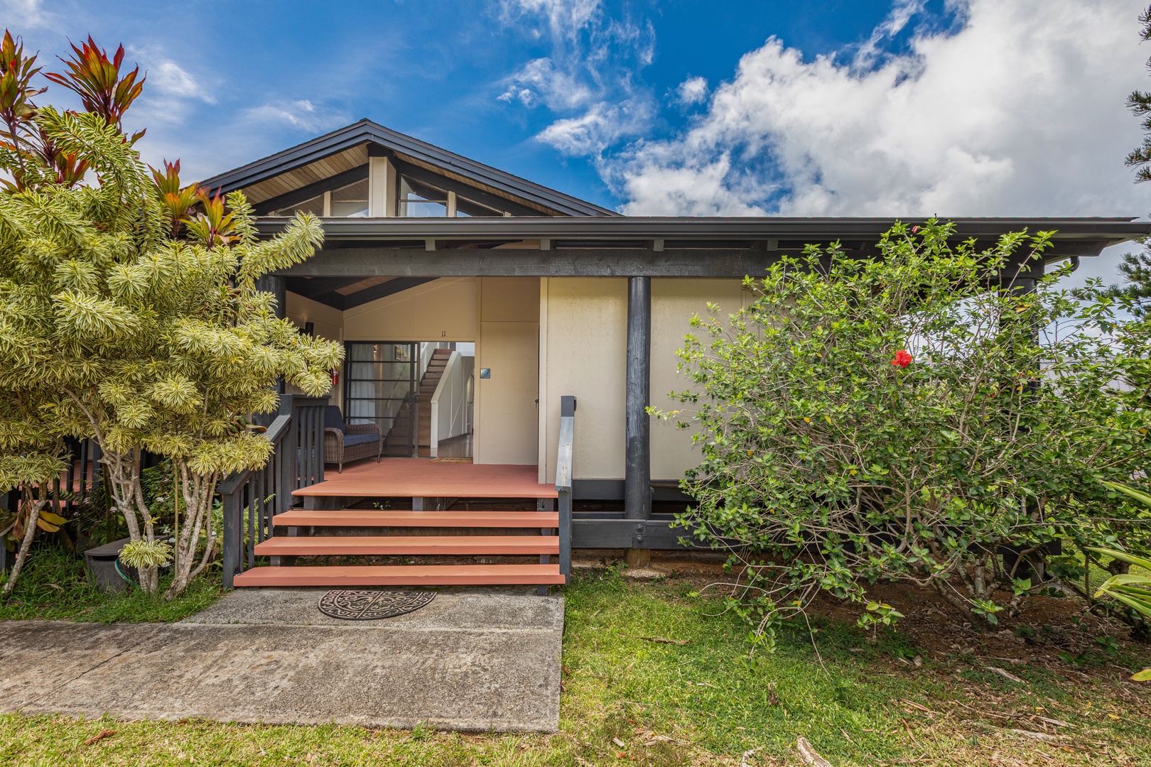 Princeville Vacation Rentals, Mauna Kai 11 - Exterior entrance for the private lockout suite—perfect for added privacy and flexibility.