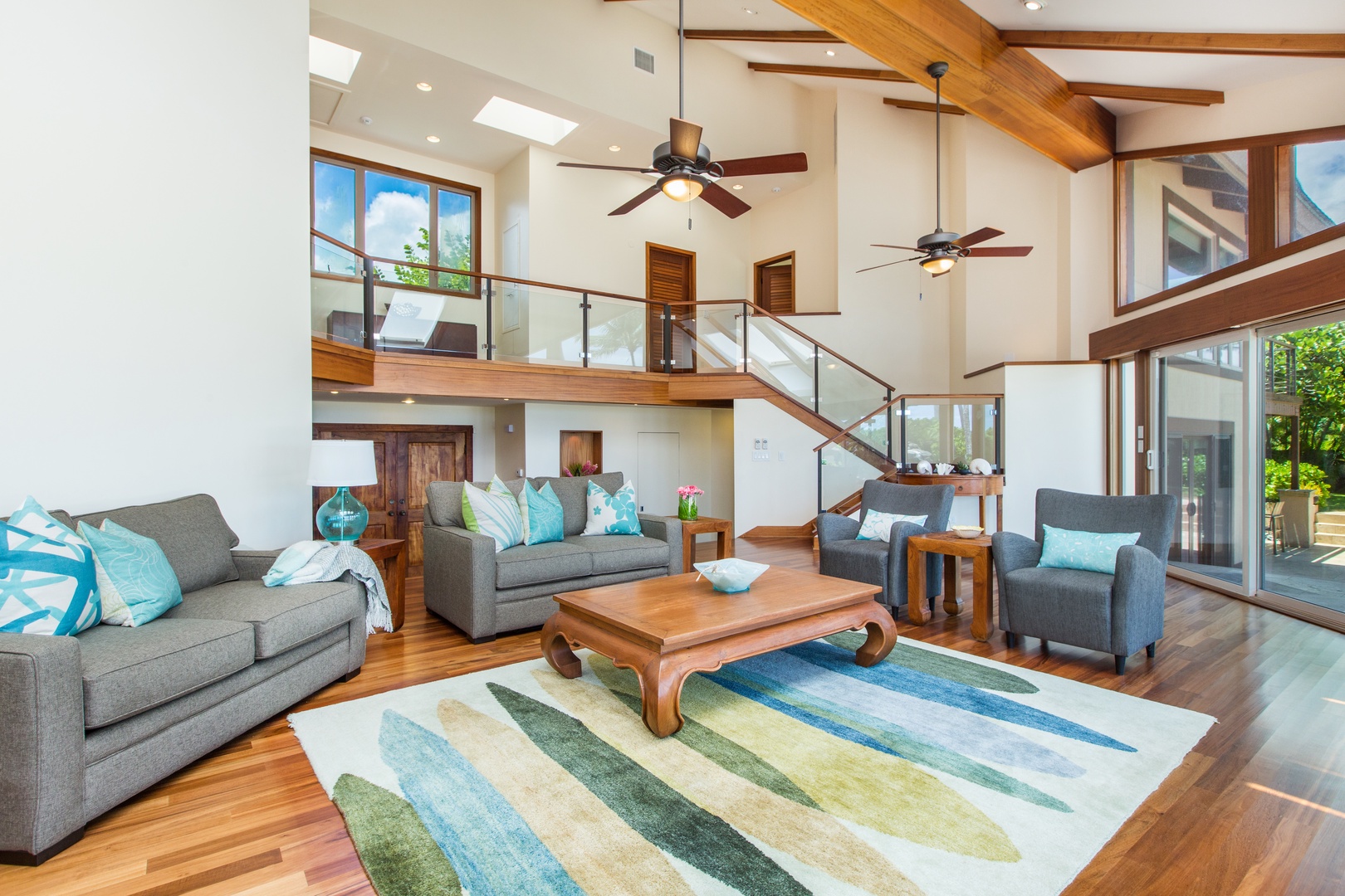 Honolulu Vacation Rentals, Kahala Mini Resort (5BR) - Settle into the heart of the home, where ten guests can spread out without feeling crowded.