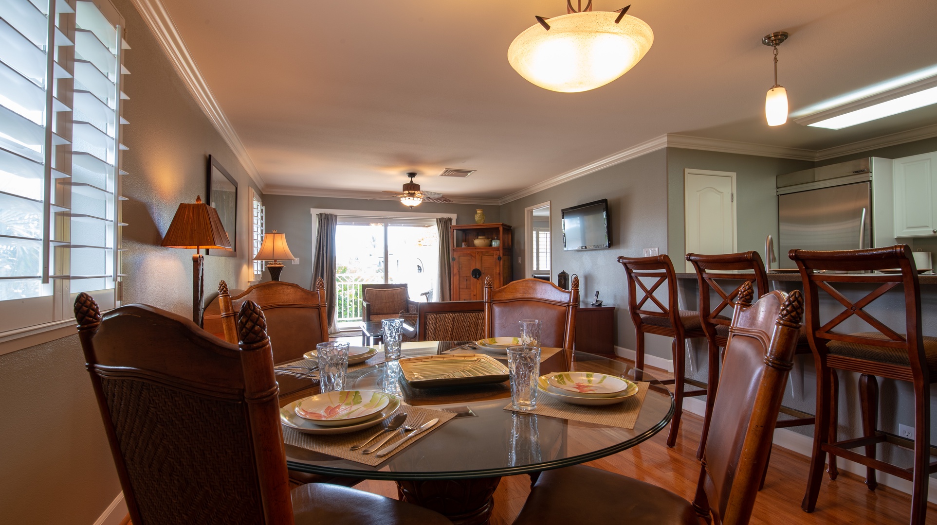 Kapolei Vacation Rentals, Ko Olina Kai 1047B - Dine under boutique lighting and start up a game night.