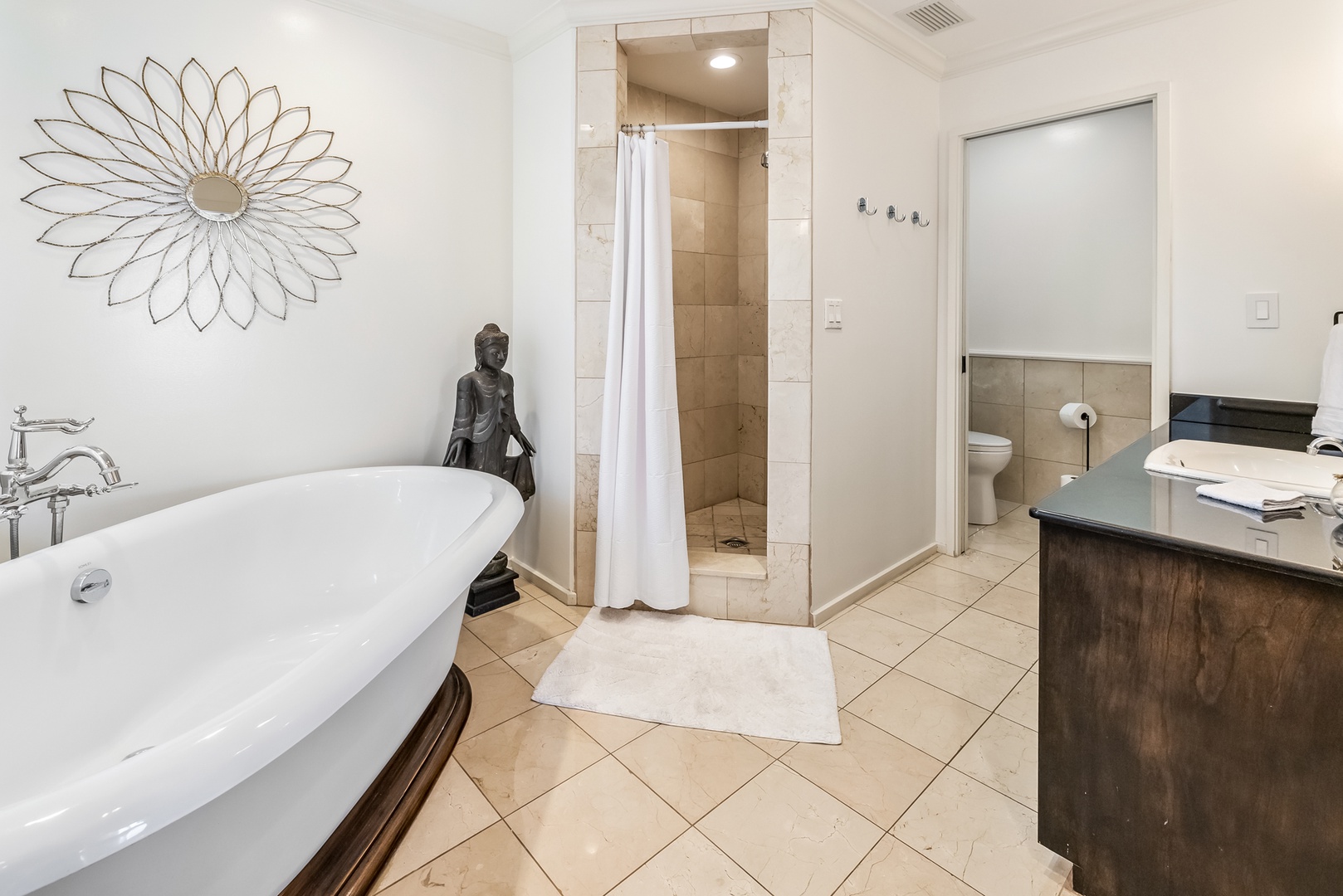 Honolulu Vacation Rentals, Moana Lani - Main House - Walk-in shower on one side, freestanding tub on the other, so nobody waits to get ready for dinner.