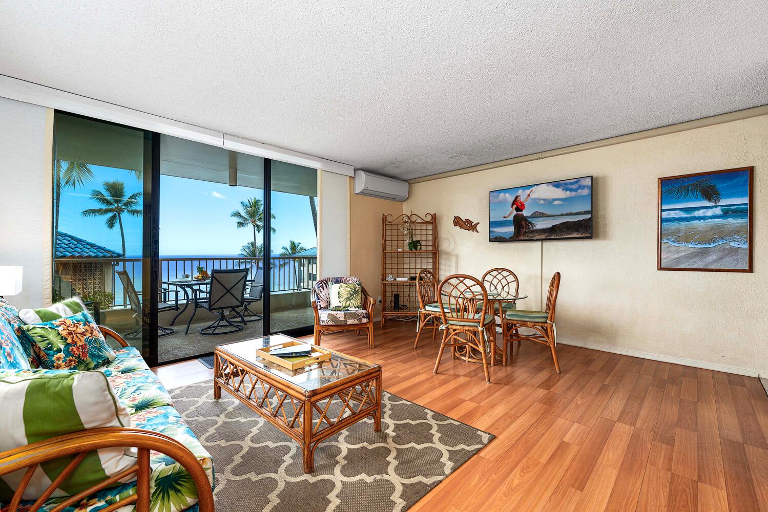 Kailua Kona Vacation Rentals, Kona Reef F11 - Livingroom area, Ocean View Dining Options both Inside and Out.