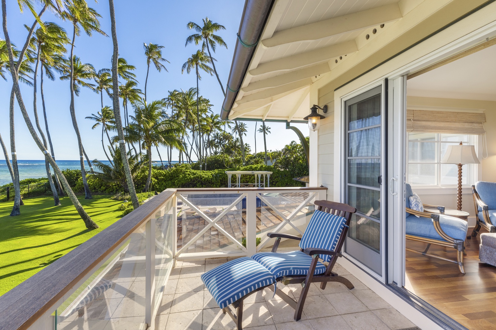 Honolulu Vacation Rentals, Kahala Beachside Estate - Kapa Suite lanai, with pool courtyard and ocean views