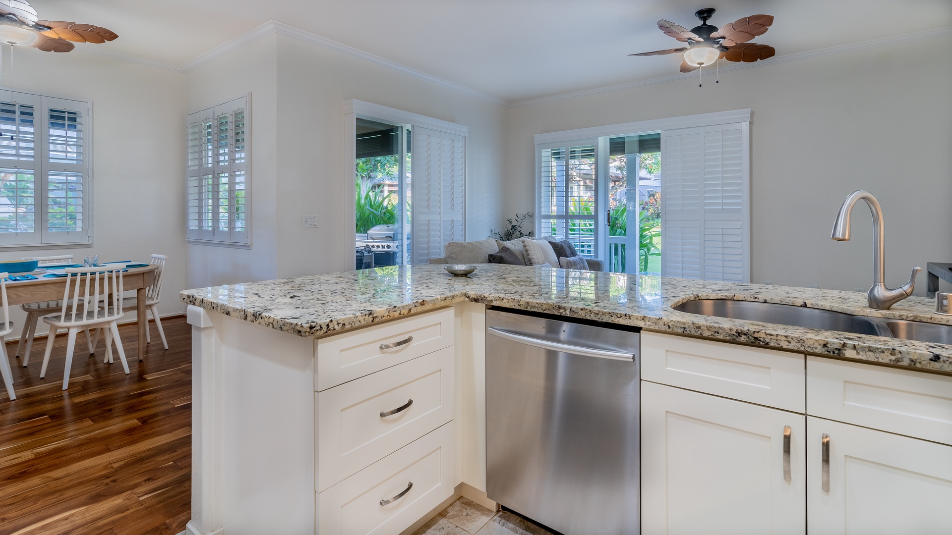 Kapolei Vacation Rentals, Coconut Plantation 1158-1 - The bright open floor plan creates a seamless living space.
