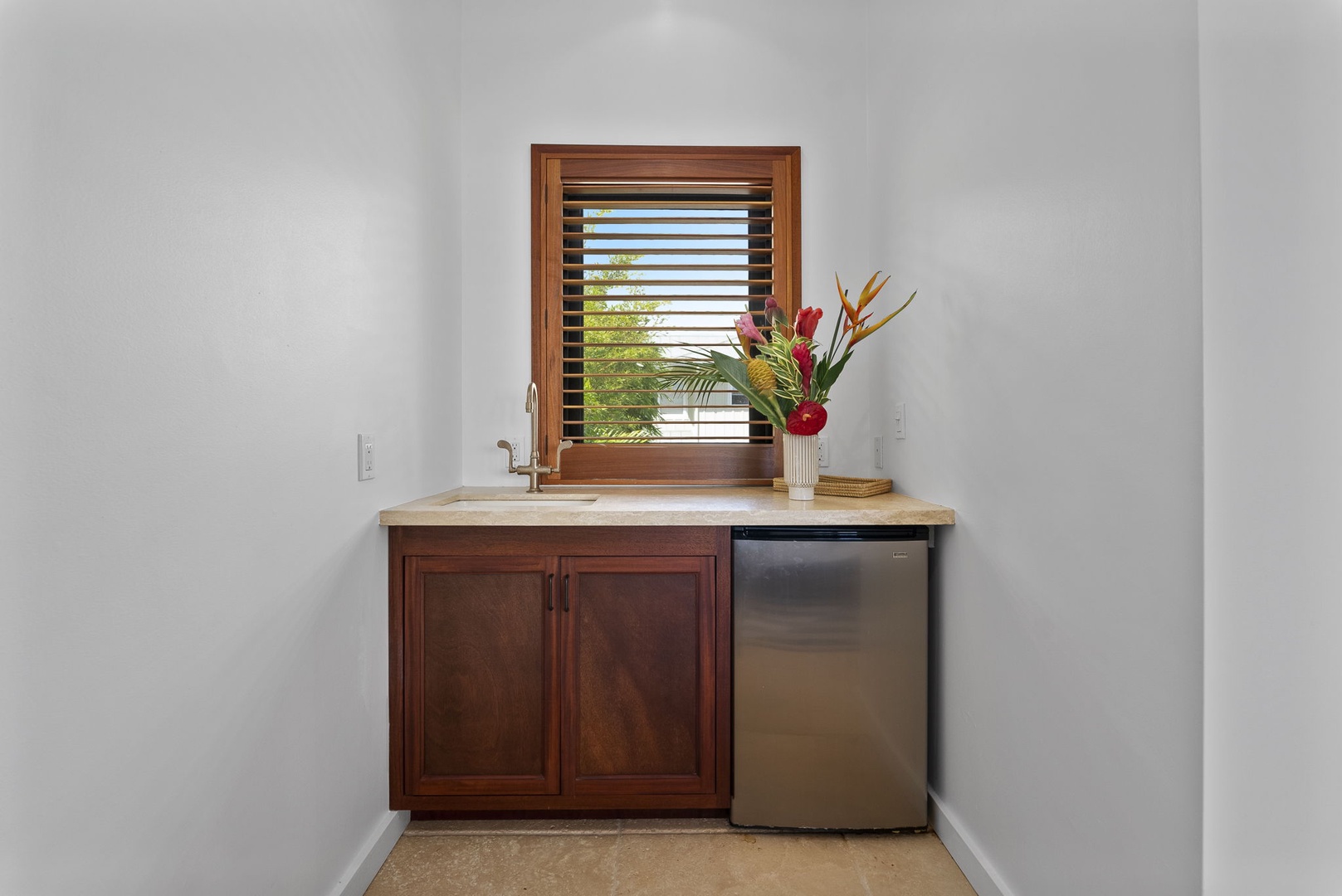 Honolulu Vacation Rentals, Honolulu Lagoonfront Villa - Unique character and functional style—this corner vanity adds warmth and charm to the guest experience.