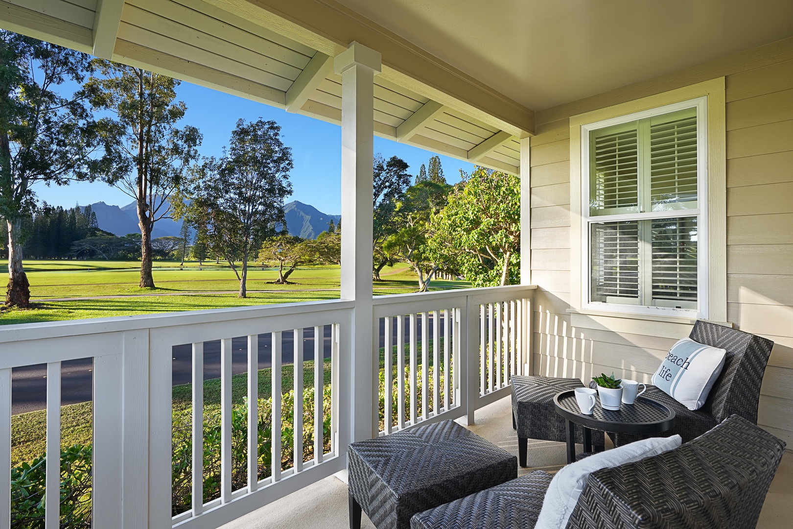 Princeville Vacation Rentals, Casa Makara - Enjoy the serene golf course and mountain lanai views at Casa Makara.