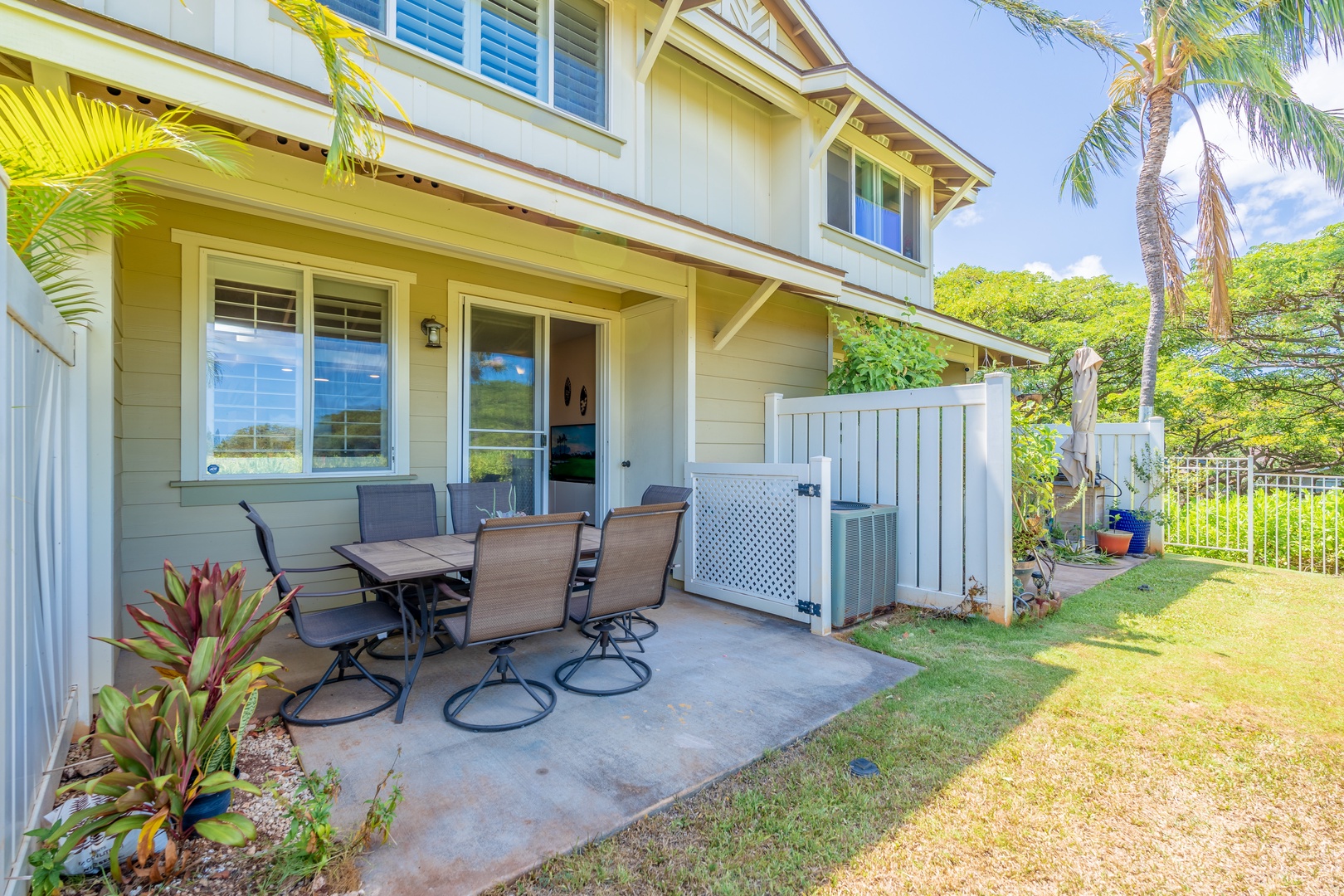 Kapolei Vacation Rentals, Hillside Villas 1496-2 - A picture of the manicured lawn and darling abode.
