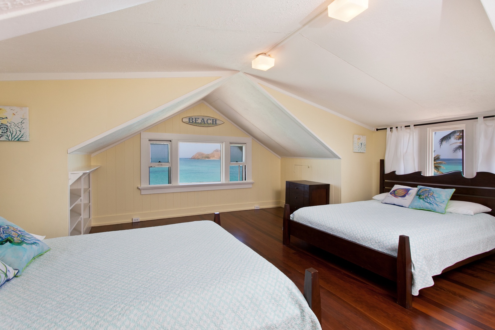 Kailua Vacation Rentals, Lanikai Village* - Hale Mahina Lanikai: Fourth guest bedroom with two queen beds.