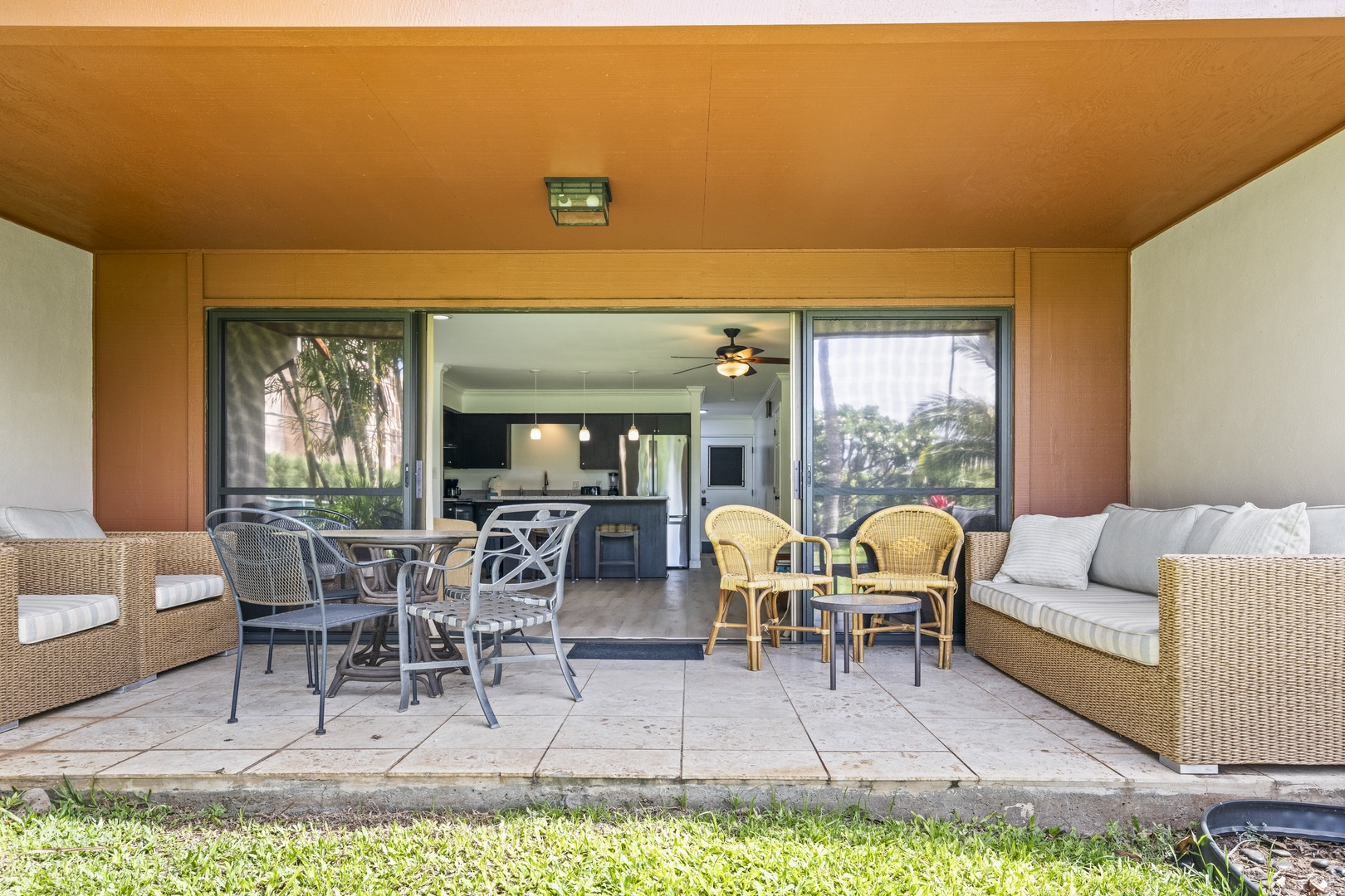 Kihei Vacation Rentals, Koa Resort 1B - The shaded lanai, with room to lounge or dine side by side.