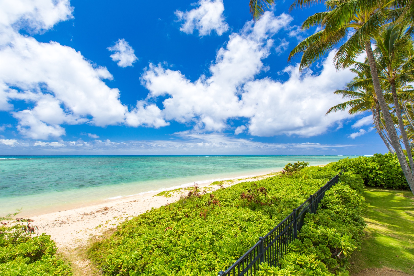 Honolulu Vacation Rentals, Kahala Mini Resort* - Kahala Beach view