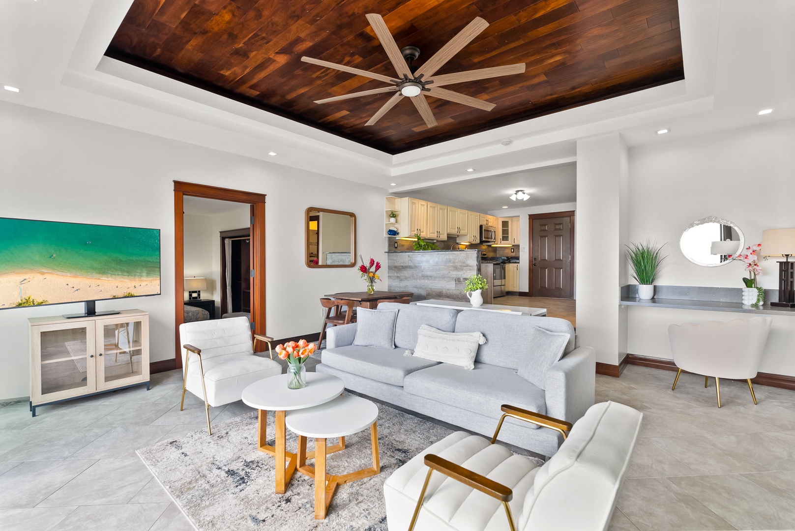 Honolulu Vacation Rentals, Wailupe Seaside 6 Bedroom - Modern, stylish living room perfect for gathering and unwinding in comfort.