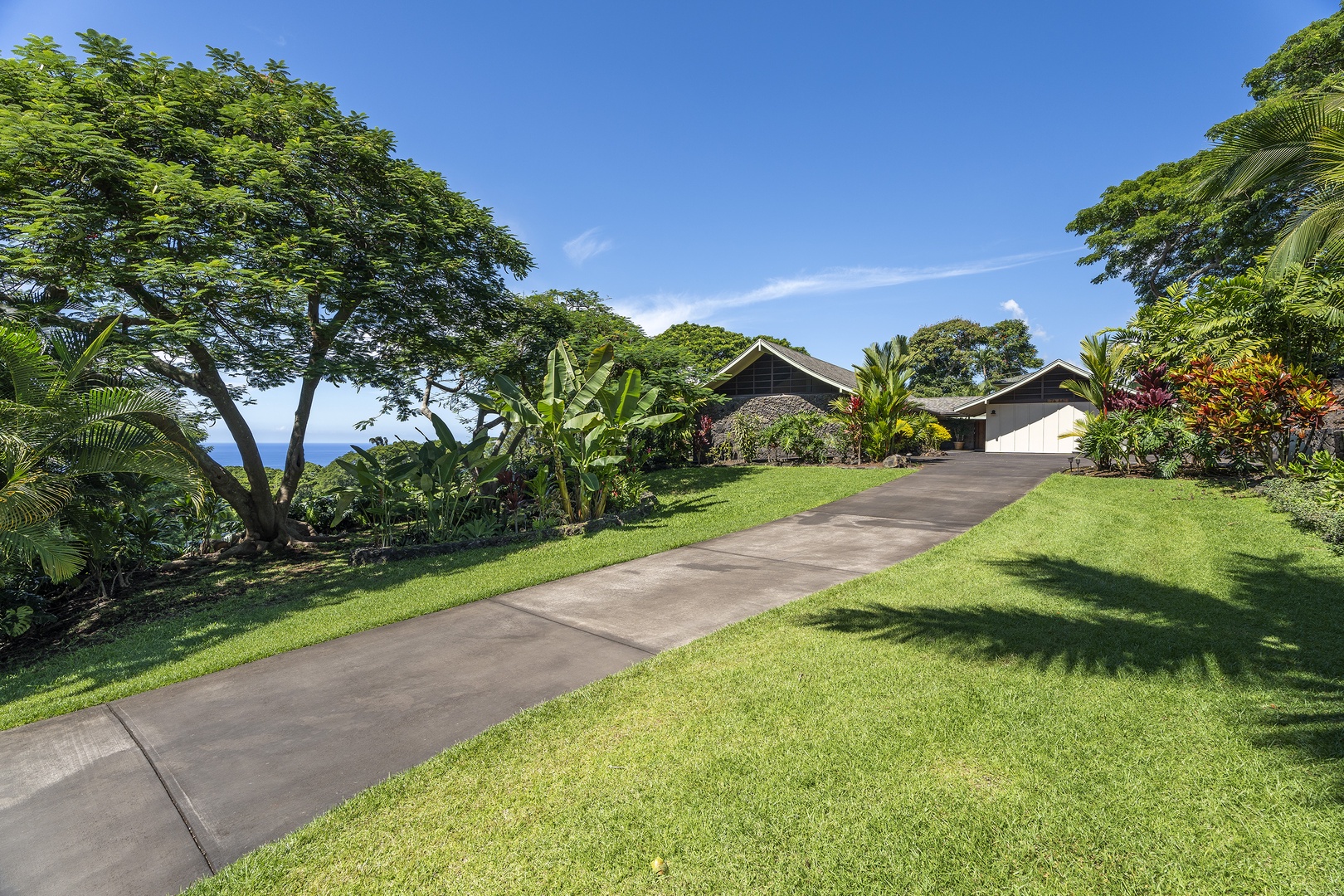 Kailua-Kona Vacation Rentals, Hale Joli - Front of the house