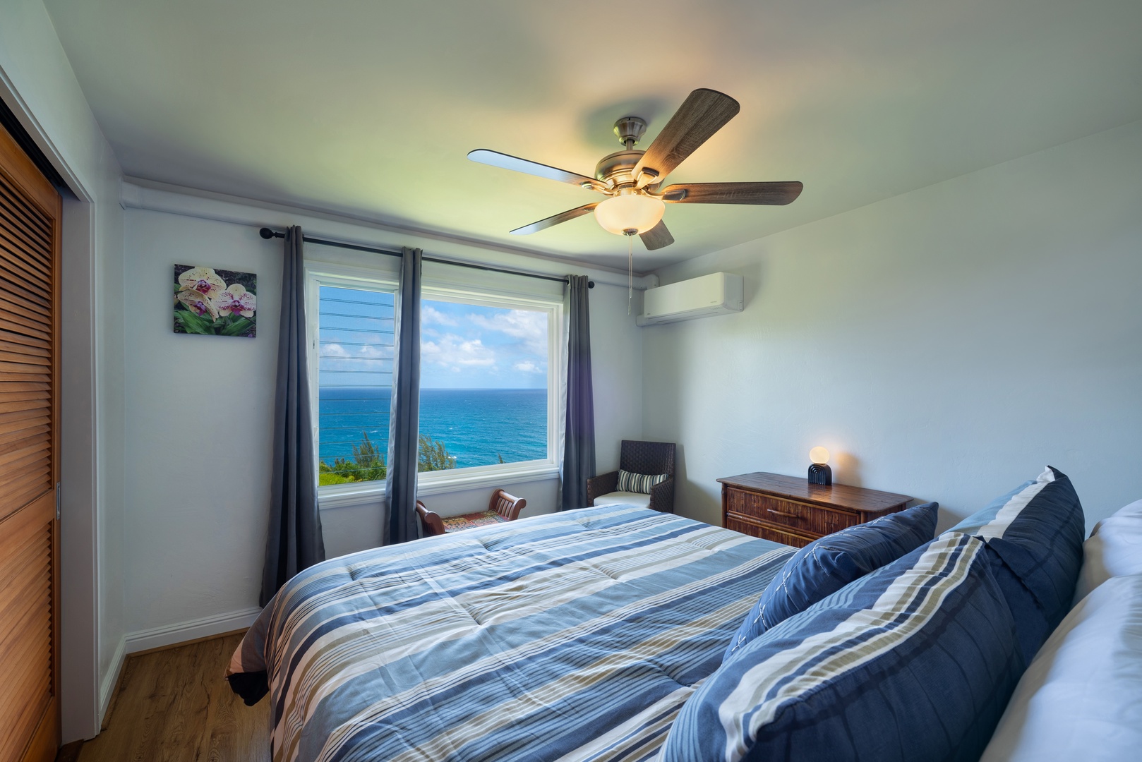 Princeville Vacation Rentals, Moana Kai - The second bedroom faces the window, so the water is the last thing you see before lights out.