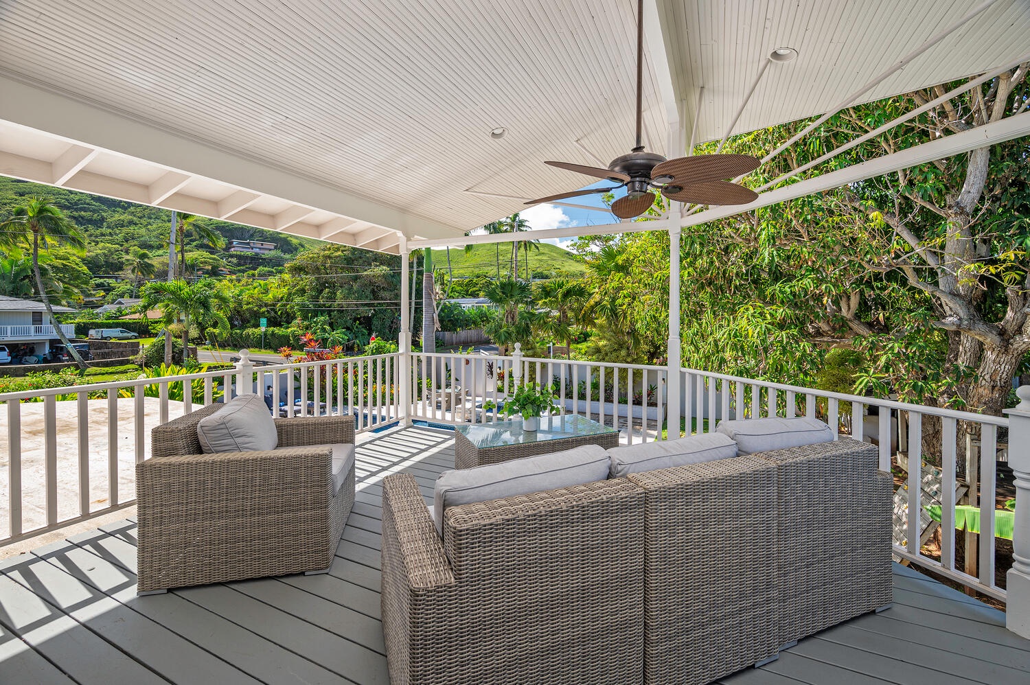 Kailua Vacation Rentals, Villa Hui Hou - Media room covered lanai