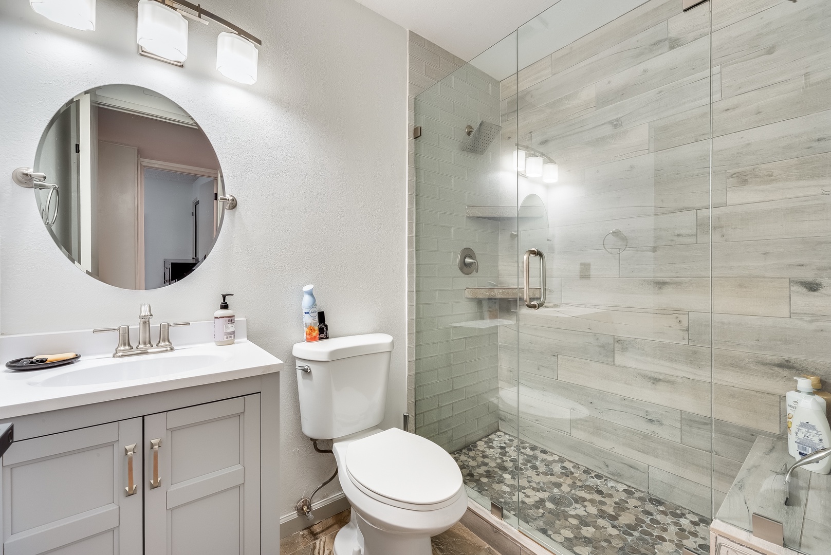 Scottsdale Vacation Rentals, Stay at the Roosevelt - Bathroom with walk in shower
