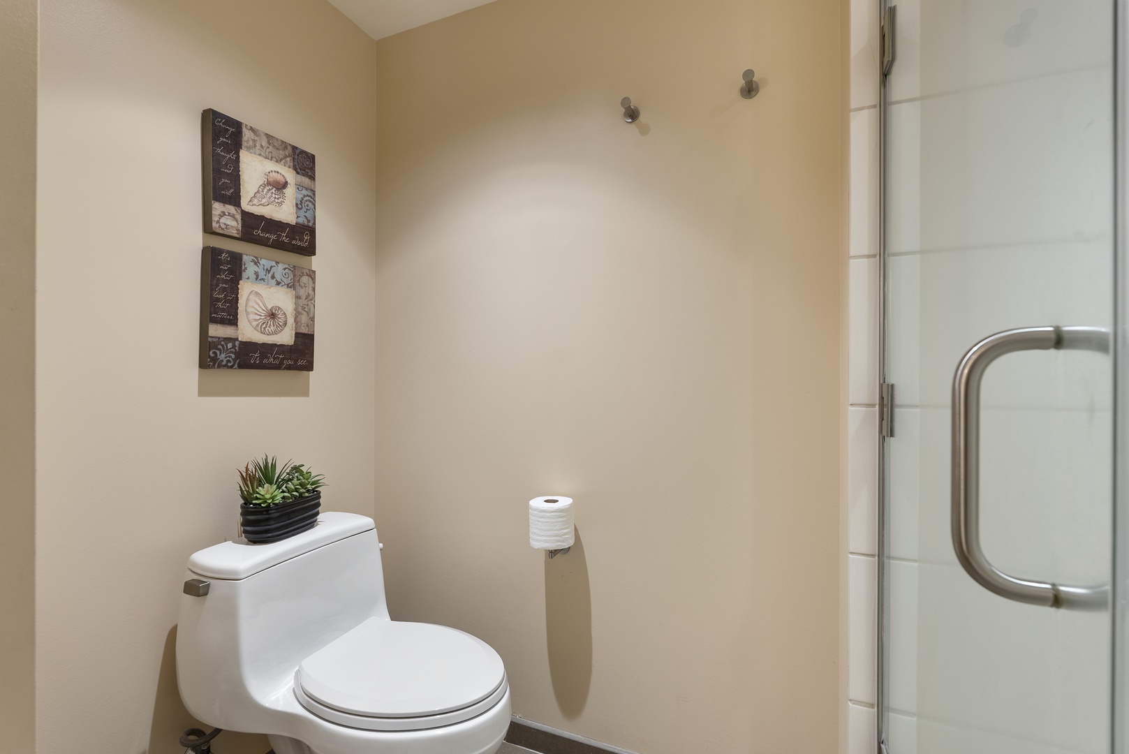 Kapolei Vacation Rentals, Ko Olina Beach Villas O1404 - Glass-door shower off the guest bath, easy to duck into after the sand.